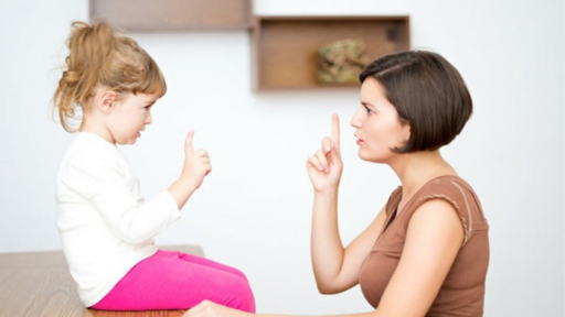 Trẻ cãi lại khi bị bố mẹ mắng: Nên mừng hay lo?