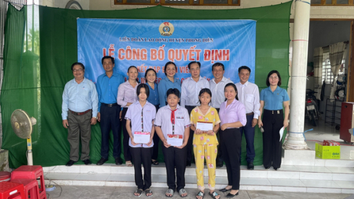 Phong Điền - Cần Thơ: Kết nạp đoàn viên Công đoàn và công nhận Nghiệp đoàn cơ sở hợp tác xã Tân Thới 1