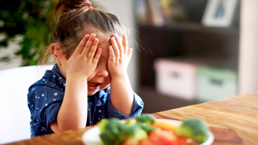 Cháu bé 12 tuổi nguy cơ mù vĩnh viễn do thói quen ăn uống nhiều người mắc
