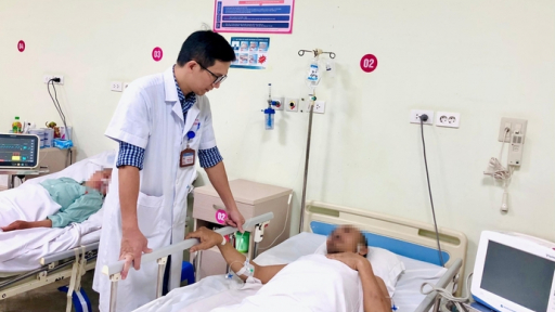 Gãy cột sống, liệt nửa người do thói quen nhiều người mắc khi ngồi xe ô tô