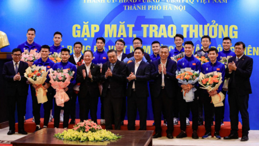 Bầu Hiển thưởng 4,4 tỷ đồng cho cầu thủ CLB Hà Nội và Công an Hà Nội sau chức vô địch ASEAN Cup 2024