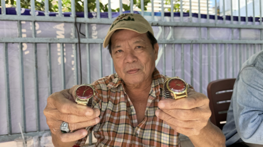 Phố đồng hồ Trần Quốc Toản - Cần Thơ: Nơi gặp gỡ của đam mê và nghệ thuật sửa chữa đồng hồ cổ