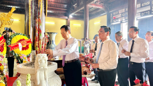 Kiên Giang: Nguyên Thủ tướng Chính phủ Nguyễn Tấn Dũng dự lễ dâng hương Quốc tổ Hùng Vương