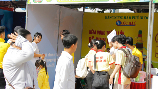 Nước mắm Quốc Hải đồng hành cùng Ngày hội “Đổi rác lấy quà” lần thứ 5 năm 2025