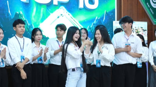 Sôi động Vòng Bán kết Cuộc thi 
