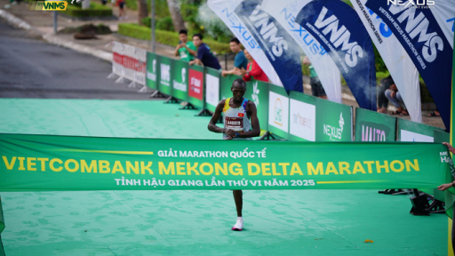 VĐV người Kenya vô địch cự ly 42km tại giải “Vietcombank Mekong Delta Marathon 2025”