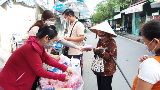 “Chợ 0 đồng” giữa lòng Tây Đô