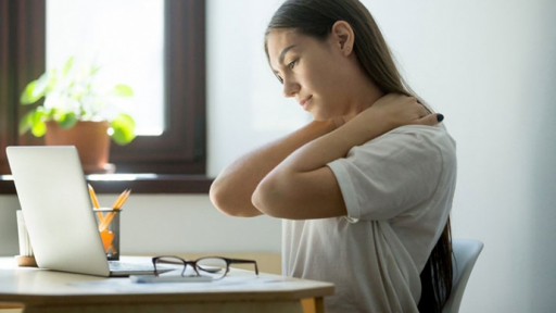 7 cách duy trì tư thế tốt khi ngồi làm việc quá lâu