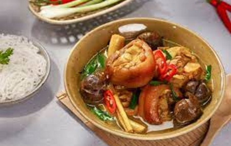 Chân giò om sấu