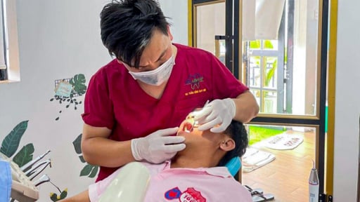 Tận tâm chăm sóc sức khoẻ răng miệng cho người dân