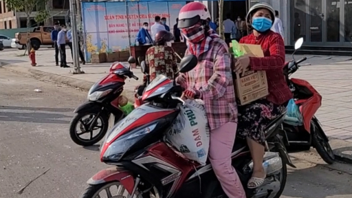 Chi đoàn Quỹ Đầu tư phát triển Cần Thơ hỗ trợ người dân huyện Thới Lai dịp Tết