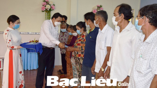 Bạc Liêu: Sẻ chia gánh nặng cùng người nghèo