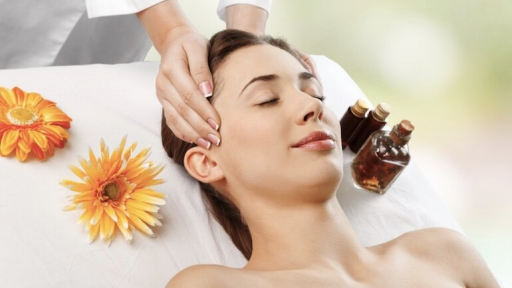 Tạm biệt chứng tăng sắc tố da với 3 loại tinh dầu