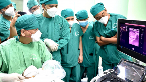 Bệnh viện Đa khoa Sóc Trăng chuyển giao kỹ thuật điều trị u tuyến giáp, u tuyến vú, nang vú bằng vi sóng