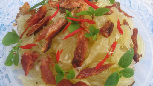 Nướng con khô sặc làm gỏi bưởi lai rai