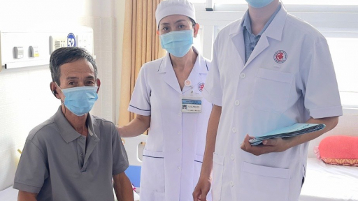 Phẫu thuật thành công cho người đàn ông bị hẹp tắc cửa mũi sau, phải thở bằng miệng hơn 50 năm