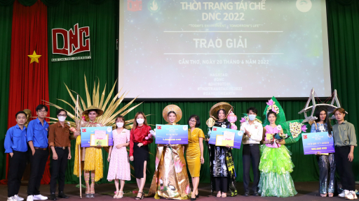 Đại học Nam Cần Thơ tổ chức hội thi thiết kế thời trang tái chế bảo vệ môi trường