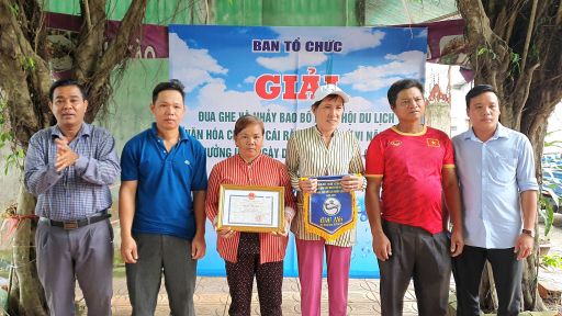 Sôi nổi giải đua ghe Ngày hội Du lịch 