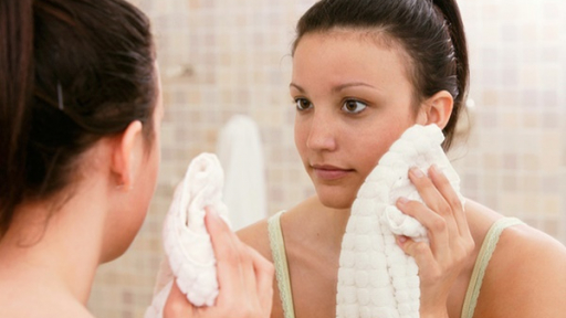 Da xấu xí, mất độ đàn hồi chỉ vì khăn mặt
