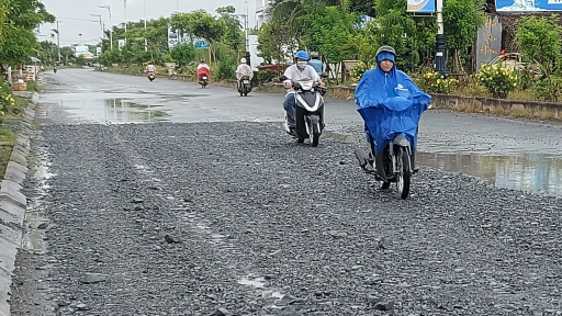 Video: Sau phản ánh của Nhịp sống miền Tây, đường vào Phong Điền đã được sửa chữa