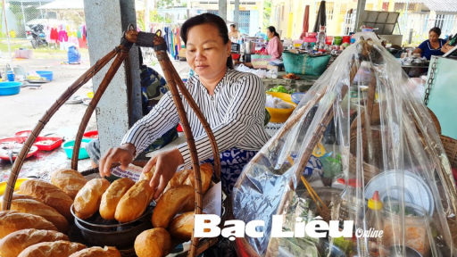 Bạc Liêu: Người mẹ nghèo quyết chí nuôi con ăn học thành tài