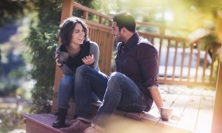 Mình yêu nhau được không anh?