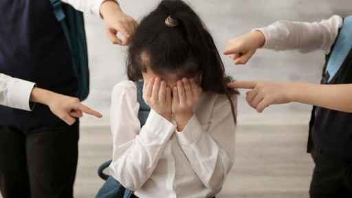 Dạy con điều gì khi bị bắt nạt học đường?
