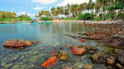 Hoang sơ hòn Hai Bờ Đập