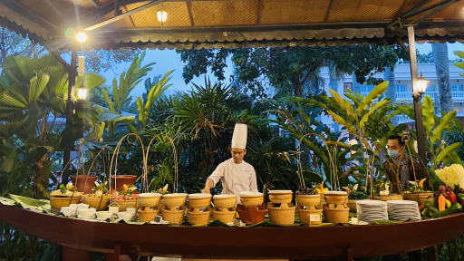 Độc đáo Gánh Hàng Rong xuất hiện tại resort 4 sao cao cấp