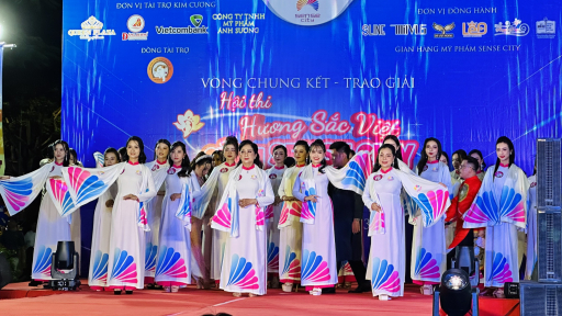Duyên dáng hoa khôi áo dài tại hội thi “Hương Sắc Việt cùng Sense City” mùa 3 – 2023