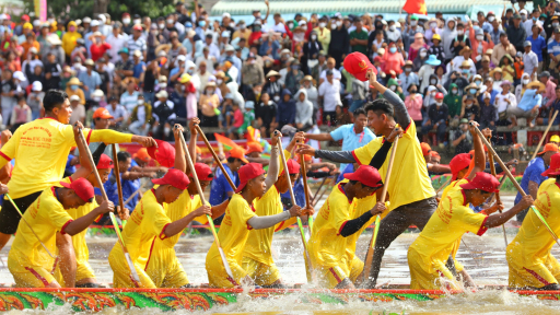 Video: Những pha tranh tài gay cấn, hấp dẫn tại Giải đua ghe ngo Sóc Trăng 2023