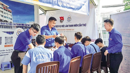 Cần Thơ: Kết nối việc làm cho lao động trẻ