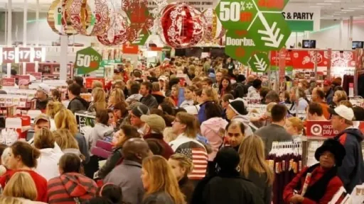 Hối hận khi mua sắm bốc đồng trong ngày Black Friday