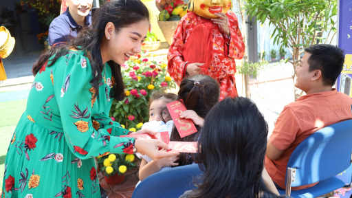 Đông đảo du khách xuất hành ngày mùng 1 Tết cùng Vietravel