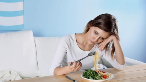 7 dấu hiệu cho thấy đang nhịn ăn quá đà