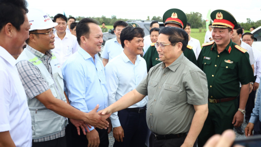 Thủ tướng Phạm Minh Chính kiểm tra, động viên cán bộ, công nhân thi công dự án cao tốc Cần Thơ - Cà Mau