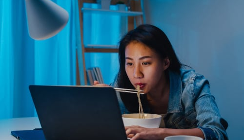 Ngược đời, “cú đêm” thông minh hơn người đi ngủ sớm
