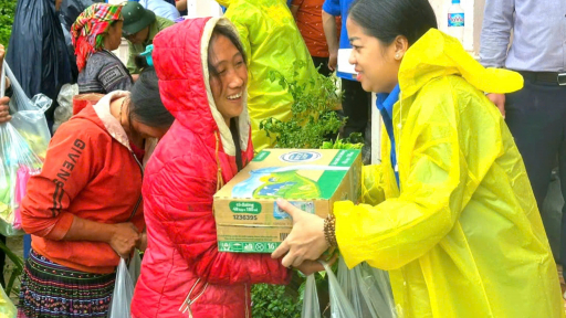 Thành Đoàn Cần Thơ chia sẻ khó khăn với người dân Sơn La bị ảnh hưởng bão lũ