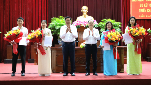 Cần Thơ: Công bố quyết định của Ban Bí thư chỉ định cán bộ tham gia Ban Chấp hành Đảng bộ thành phố