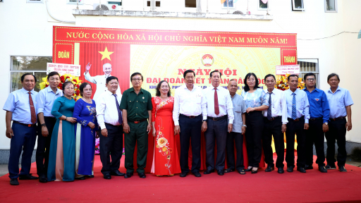 Phó Bí thư thường trực Thành ủy Cần Thơ dự Ngày hội Đại đoàn kết toàn dân tộc ở khu dân cư