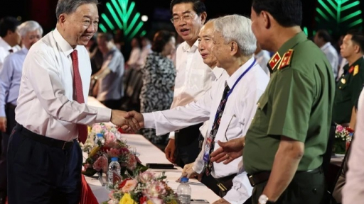 Tổng Bí thư Tô Lâm dự Kỷ niệm 70 năm sự kiện tập kết ra Bắc - Tình sâu nghĩa nặng tại Cà Mau