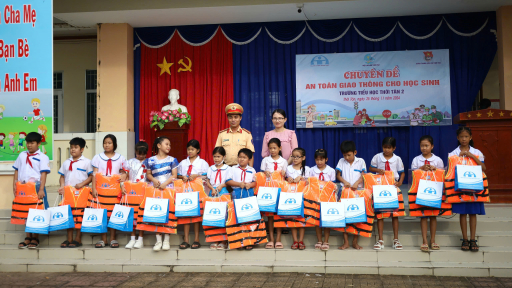Cần Thơ tuyên truyền, phổ biến pháp luật về ATGT đường bộ, đường thủy cho học sinh huyện Thới Lai