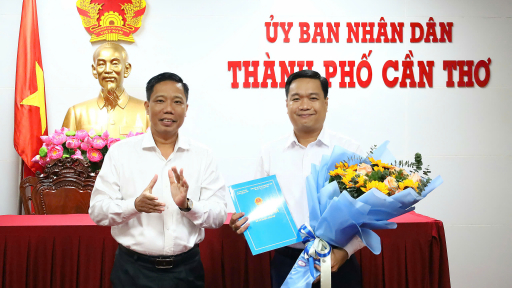 Ông Võ Hồng Lam giữ chức vụ Phó Giám đốc Sở Giáo dục và Đào tạo Cần Thơ