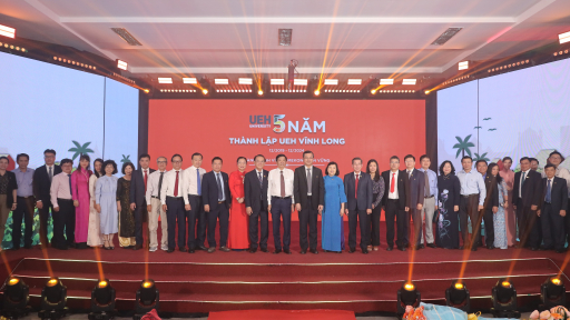 5 năm hình thành và phát triển phân hiệu Đại học Kinh tế TP Hồ Chí Minh tại Vĩnh Long