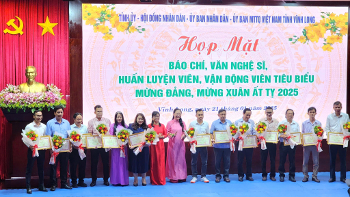 Vĩnh Long: Họp mặt báo chí, văn nghệ sĩ, huấn luyện viên, vận động viên tiêu biểu mừng Đảng, mừng xuân Ất Tỵ 2025