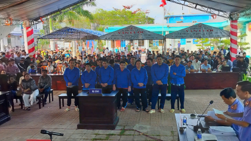 Cà Mau: Cất giữ thiết bị giám sát hành trình của tàu cá để khai thác thủy sản bất hợp pháp