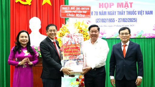 Bệnh viện Đa khoa TP Cần Thơ họp mặt kỷ niệm 70 năm Ngày Thầy thuốc Việt Nam
