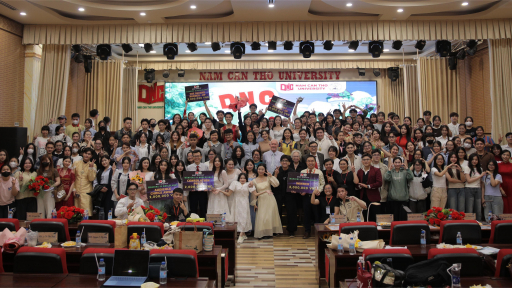 Trường Đại học Nam Cần Thơ tổ chức Chung kết Hội thi Diễn kịch Tiếng Anh “DNC SPOTLIT – Wanders in Worldlands”