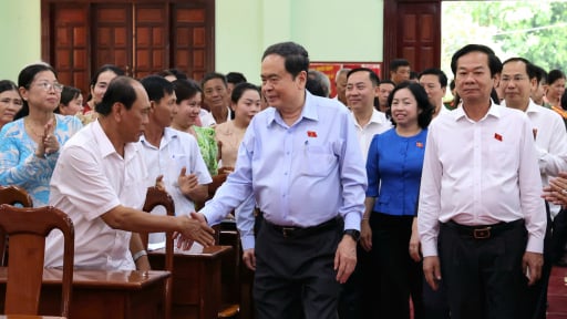 Chủ tịch Quốc hội Trần Thanh Mẫn tiếp xúc cử tri tại TP Cần Thơ
