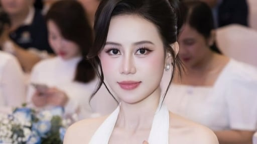 Á hoàng Đá quí Cao Thùy Trang: Hạnh phúc thật ra nằm trong những điều rất giản dị